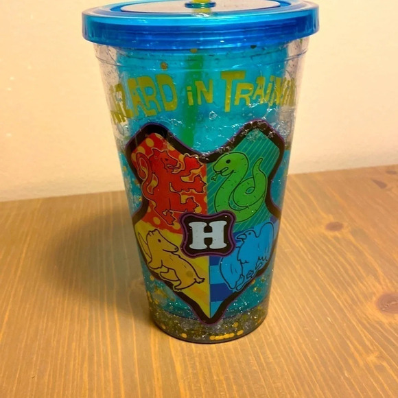 Hogwarts Wizard in Training glitter tumbler. - Picture 1 of 3